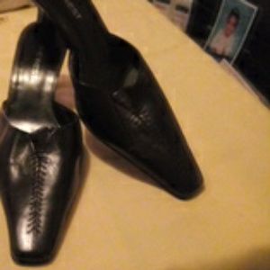 Nine west step in Low pumps